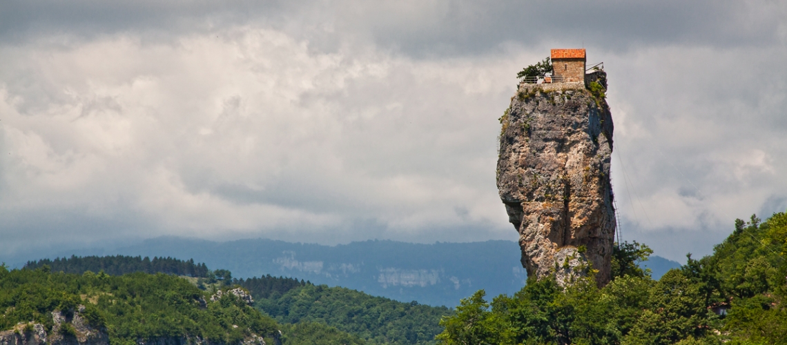 Katskhi Pillar 